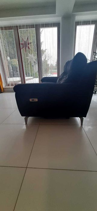 Sofa z funkcją relaks sterowana elektrycznie