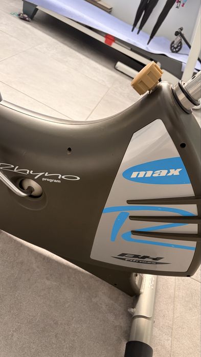 Bicicleta Estática BH Fitness Rhyno Max – Excelente Estado
