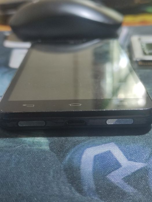 LG L90 (LG-D605) — На запчастини або під відновлення (Bootloop)