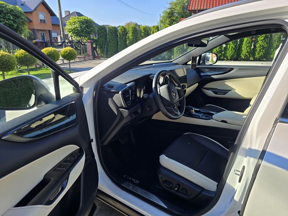 Auto do ślubu 2026,LEXUS BIALA PERŁA