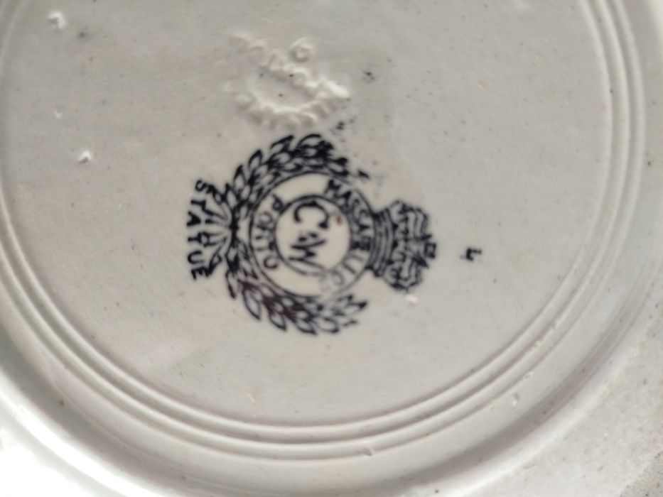 Conjunto de pratos  de louça de Massarelos