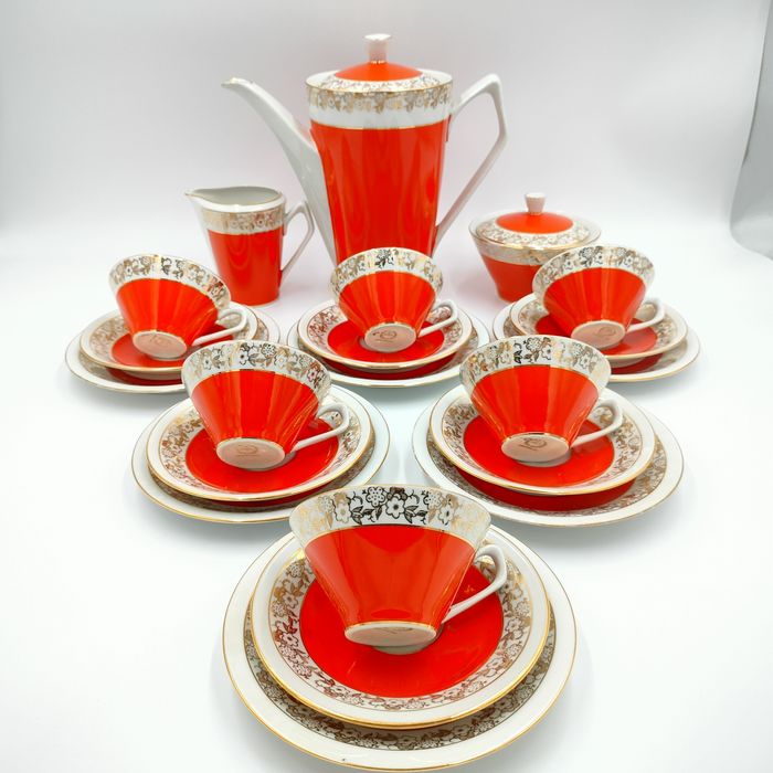 Chodzież Serwis Kawowy Elżbieta Porcelana z Talerzykami Deserowymi
