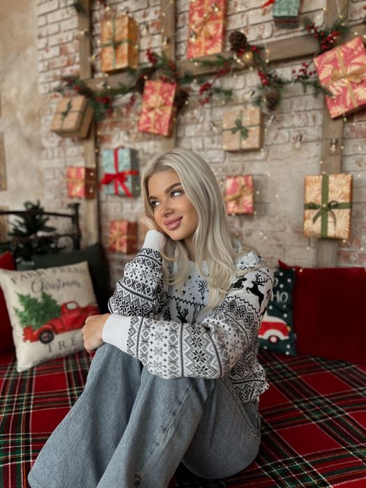 Парні  зимові светри з оленями. Трендовий светр. Світер.