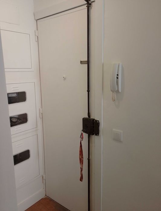 Faz tudo , Marido de Aluguel, reparos e manutenções. Atendemos em Toda Lisboa - Manutenção Rápida desde 35€