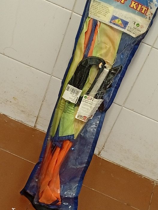 Papagaio novo em Bolsa nunca usado