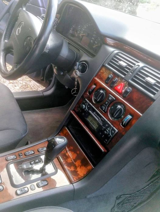 Mercedes GPL E 200 Kompressor