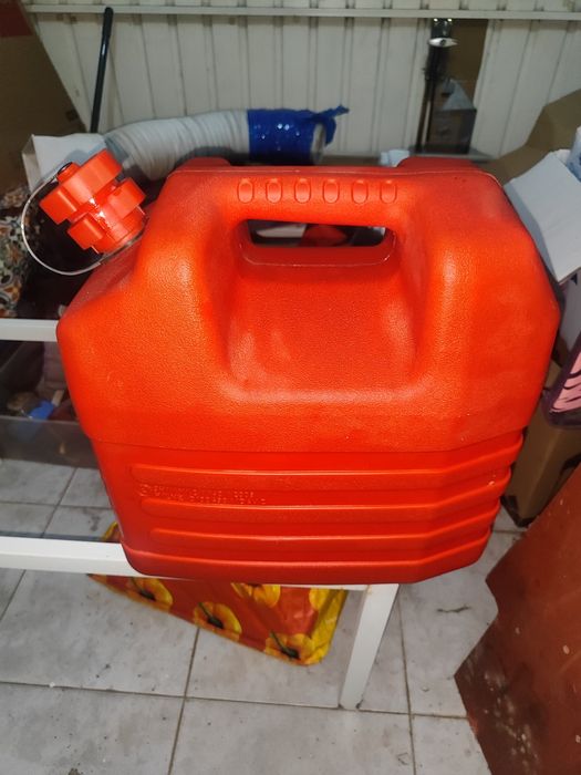 Bidão/Jerrican 20L para combustível com bico