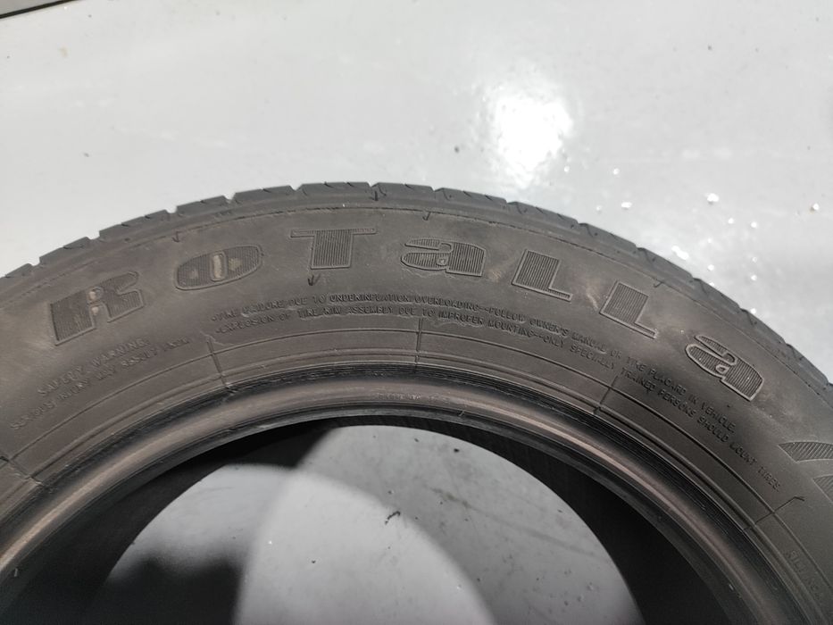 2 pneus semi novos 195-60R15 Rotala - Oferta dos portes