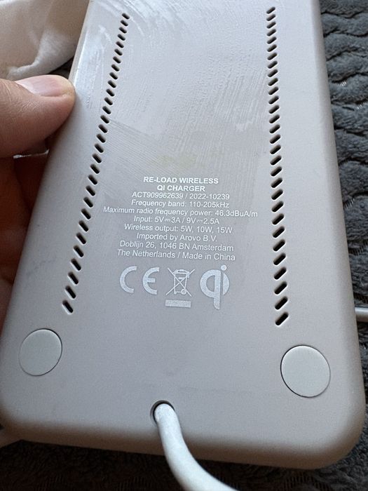 ładowarka bezprzewodowa qi w eleganckim stylu