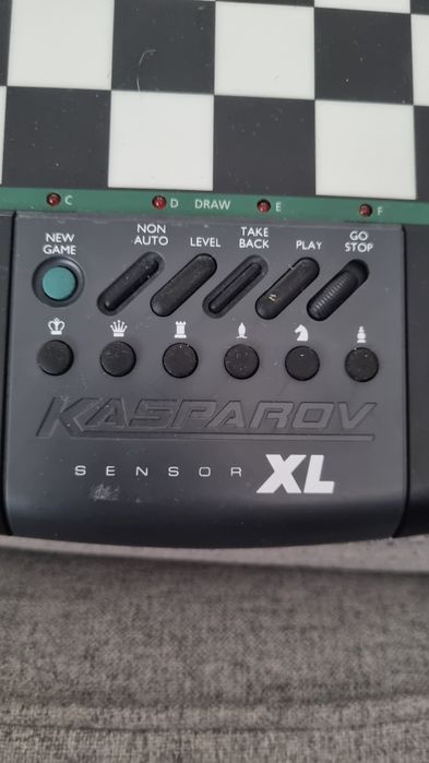 Saitek Kasparov sensor XL automat szachowy komputer