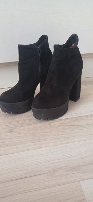 Продам черевики 36р.