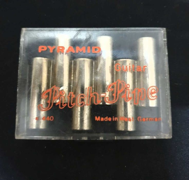 Pitch-Pipe Pyramid modelo A-440 para guitarra acústica feito na Alemanha vintage