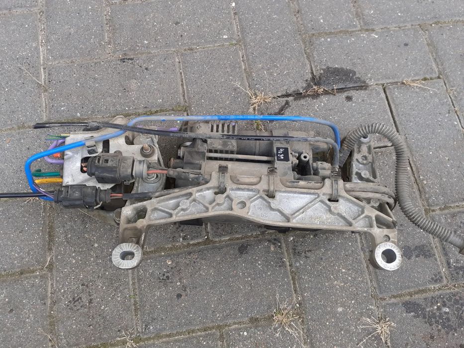 VW Touareg II Kompresor Zawieszenia