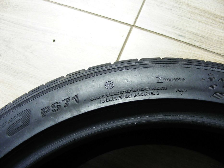 Літня гума 245/40/ZR 20 -4 шт.Kumho Ecsta PS71.