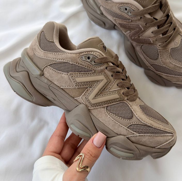 New Balance 9060 brown r39