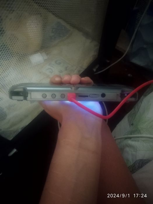 Продам ігрову приставку