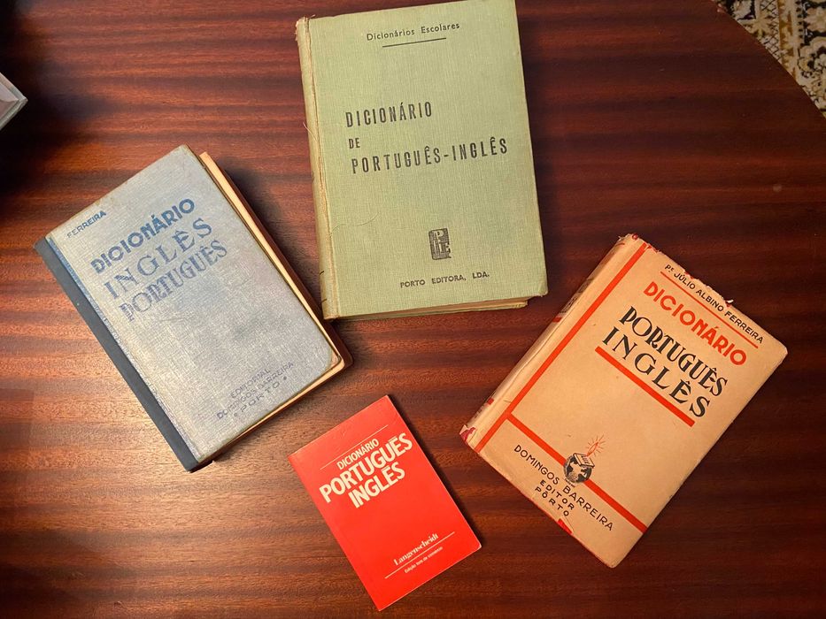 Dicionários antigos