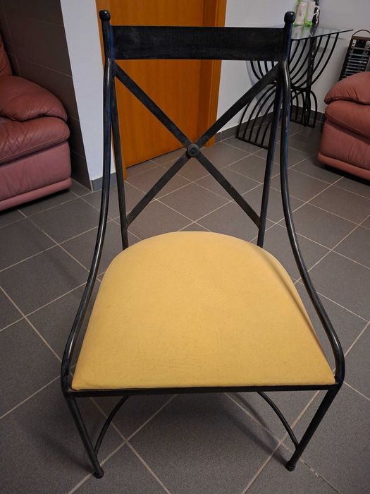 6 cadeiras usadas em bom estado