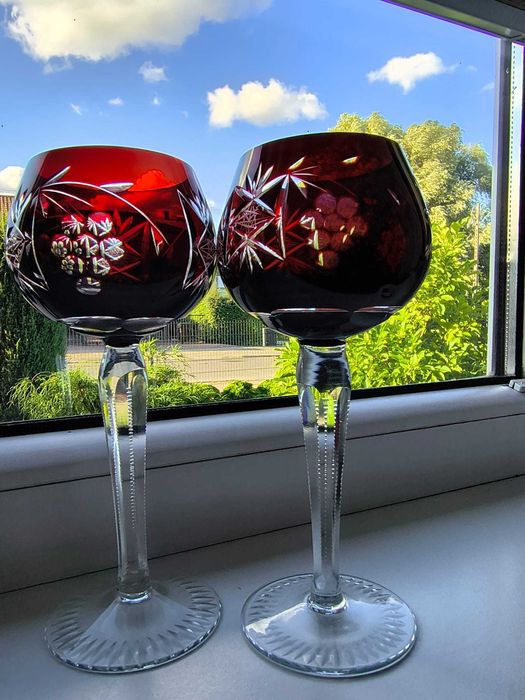 2 duże burgundowe kielichy Römer – kryształ szlifowany vintage