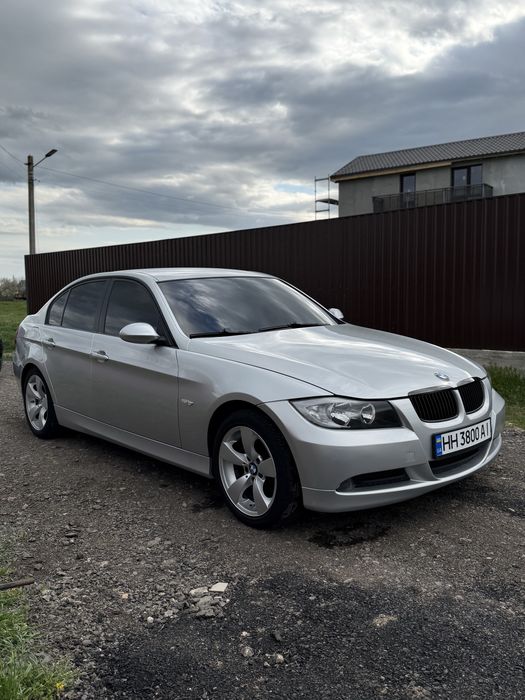 Продам BMW e90 2005