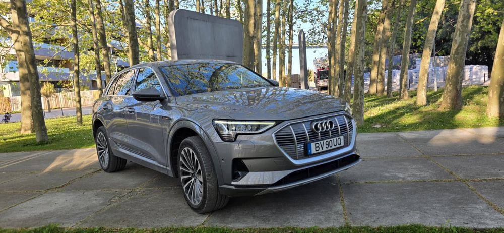 Audi etron 55 advanced