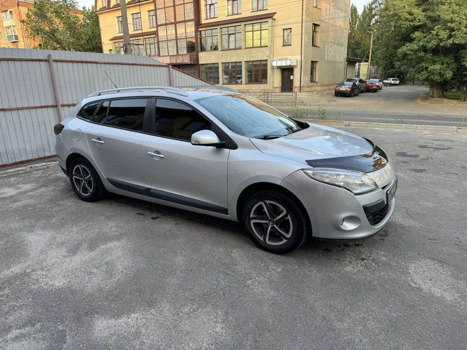 Продам меган 3 1.5 dci