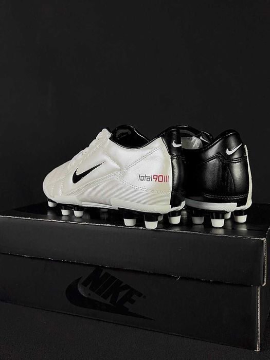 Chuteiras Legend Total90 Elite