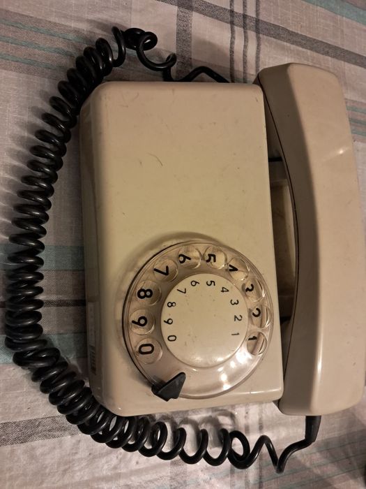 Telefon stacjonarny PRL