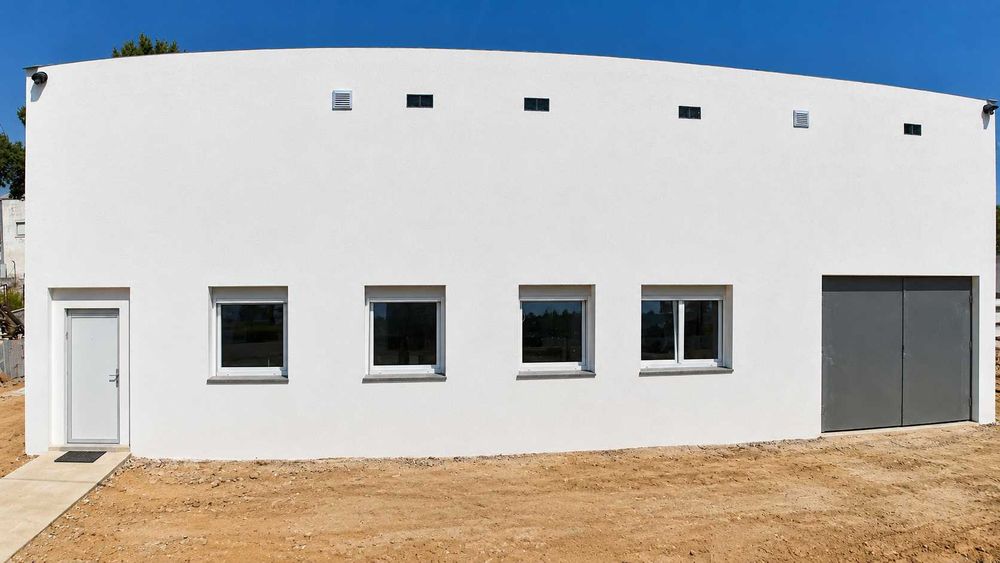 Arrendamento ARMAZÉM Palmela, 1095m2 Terreno, 654m2 área interior - Perto A2 e A33, 10min Palmela e 15min Setúbal - Zona Industrial, rua calma