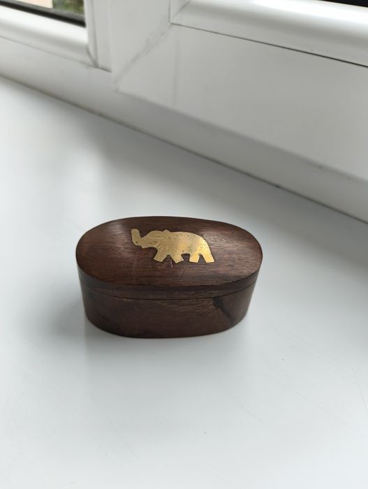 Шкатулка з червоного дерева "Слон" Індія (маленька)