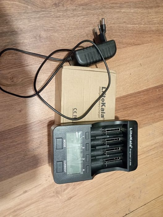 Інтелектуальний зарядний пристрій LitoKala  Lii-500