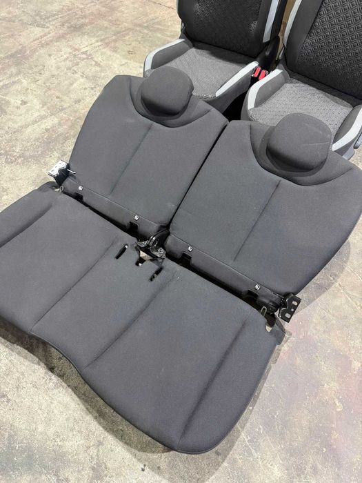 Bancos trás Toyota Aygo X 2022