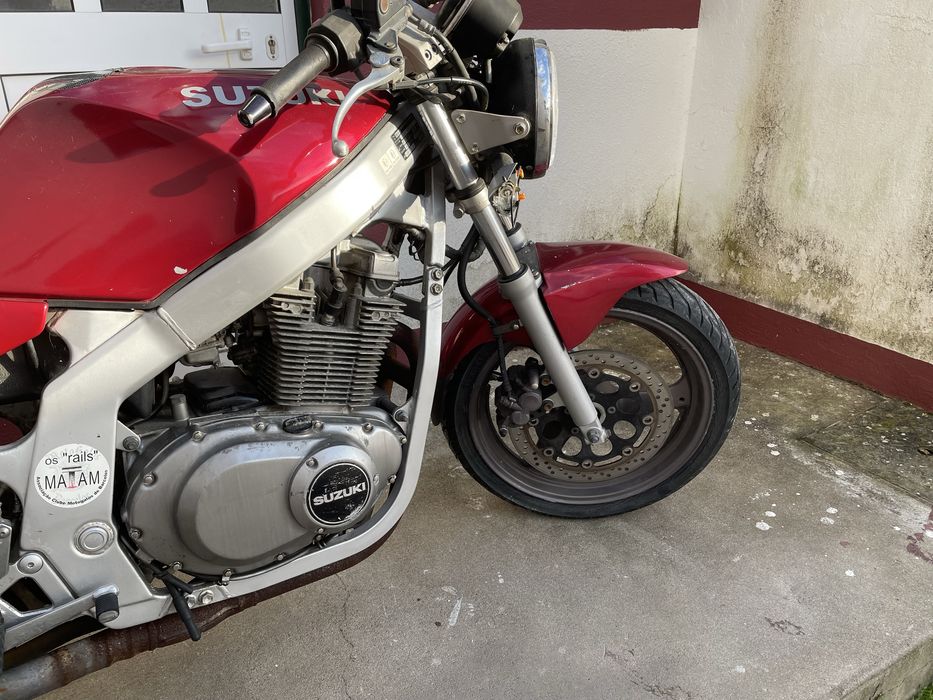 Suzuki gs500E como nova