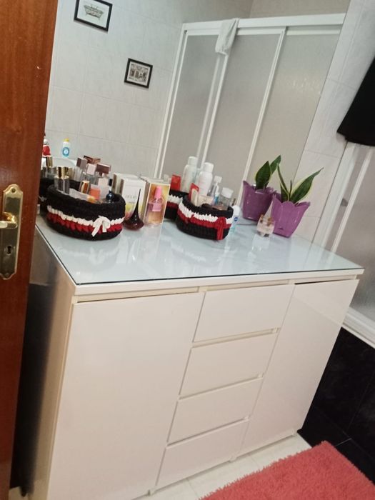 Movel de casa de banho pouco uso