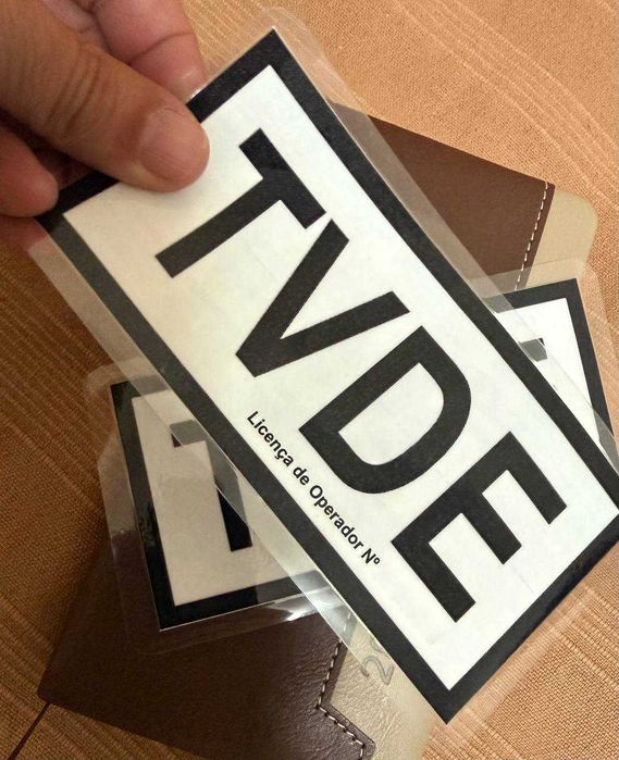 Dístico TVDE plastificado