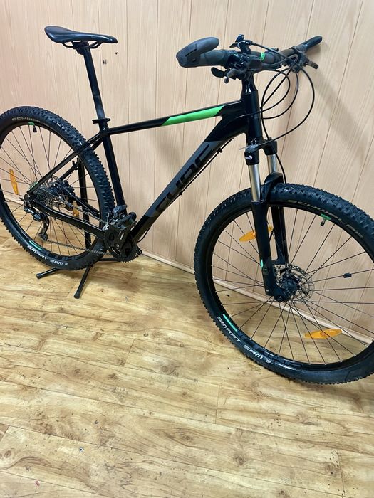Bicicleta CUBE cmpt arg  29