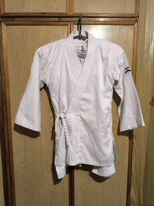 Кимоно Decathlon с штанами и поясом рост 130-140