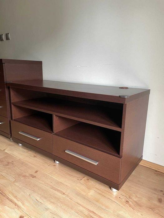 Zestaw mebli z litego drewna (wenge) – Komoda, Szafka RTV, Szafka, Witryna