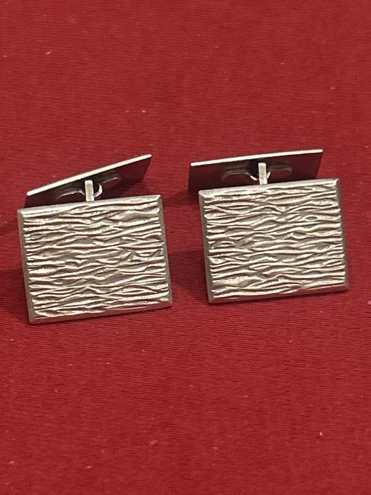 Srebrne spinki do mankietów