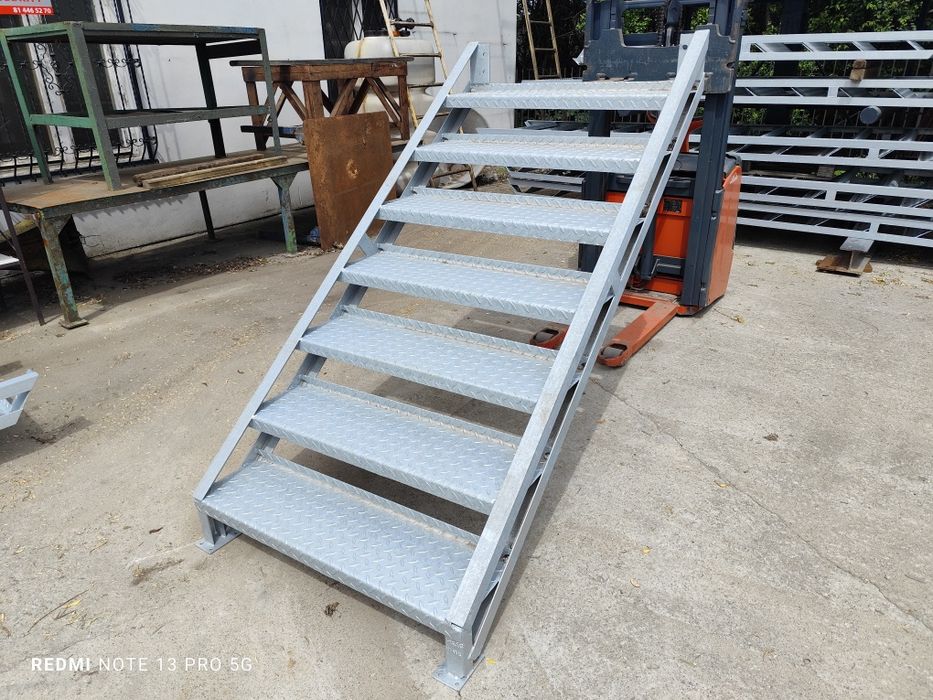 Schody metalowe loft wejście na wysokość 150cm