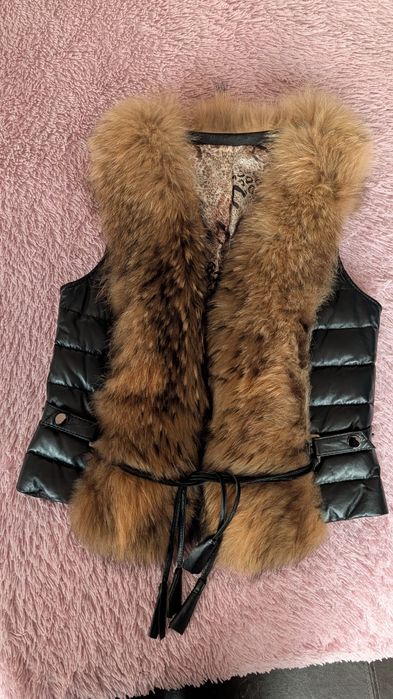 Модна жіноча одежа.