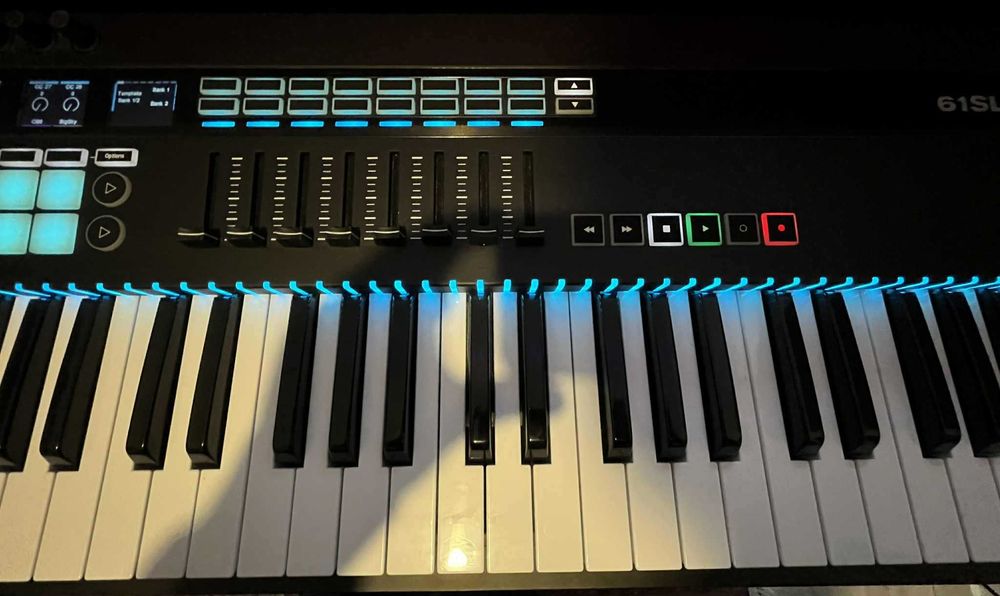 Klawiatura sterująca MIDI z sekwencerem Novation 61SL MKIII Masterkeyb