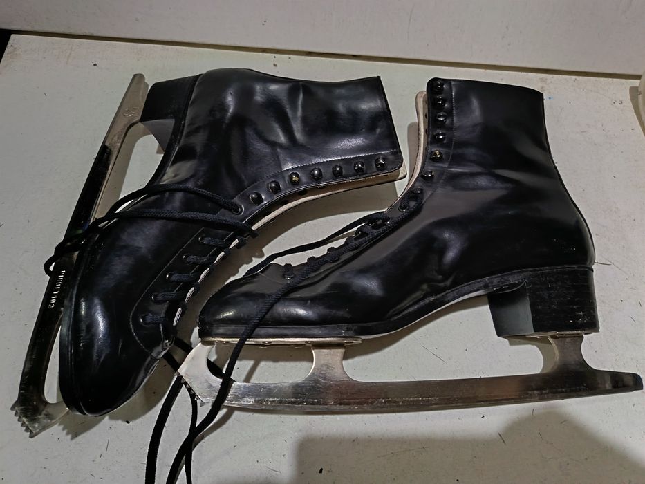 Łyżwy figurowe skóra rozmiar 45