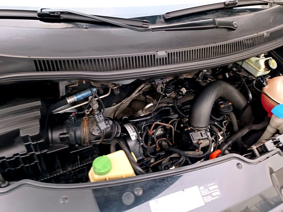 Volkswagen Caravelle 2.0 TDi (140) 6 ст  Voyage Maxi .