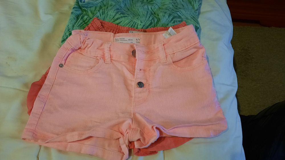 Diversas pecas de roupa de menina de diversas marcas  muito bom estado