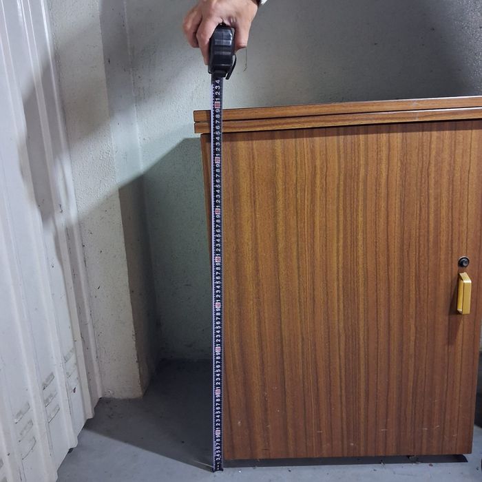 Máquina de Costura Pfaff 210 com Móvel de Madeira