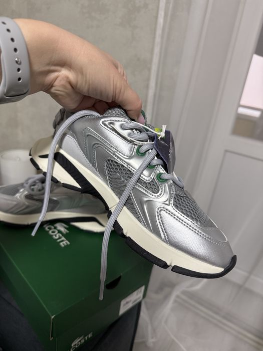 Жіночі кросівки Lacoste