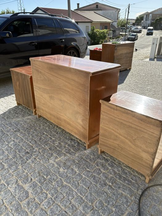 Conjunto cómoda e mesas de cabeceira