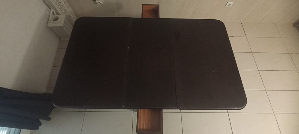 Mesa madeira maciça 1,50 cm comp 
Comprimento 1,50
Largura