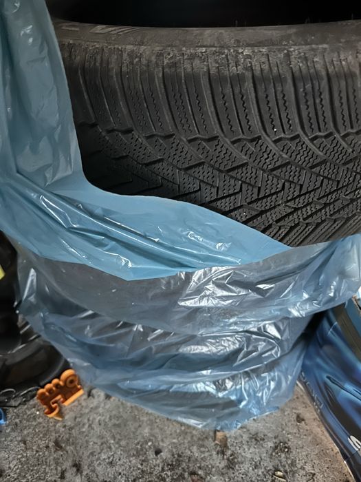 Opony zimowe 235/55 r20 Zduńska Wola • OLX.pl